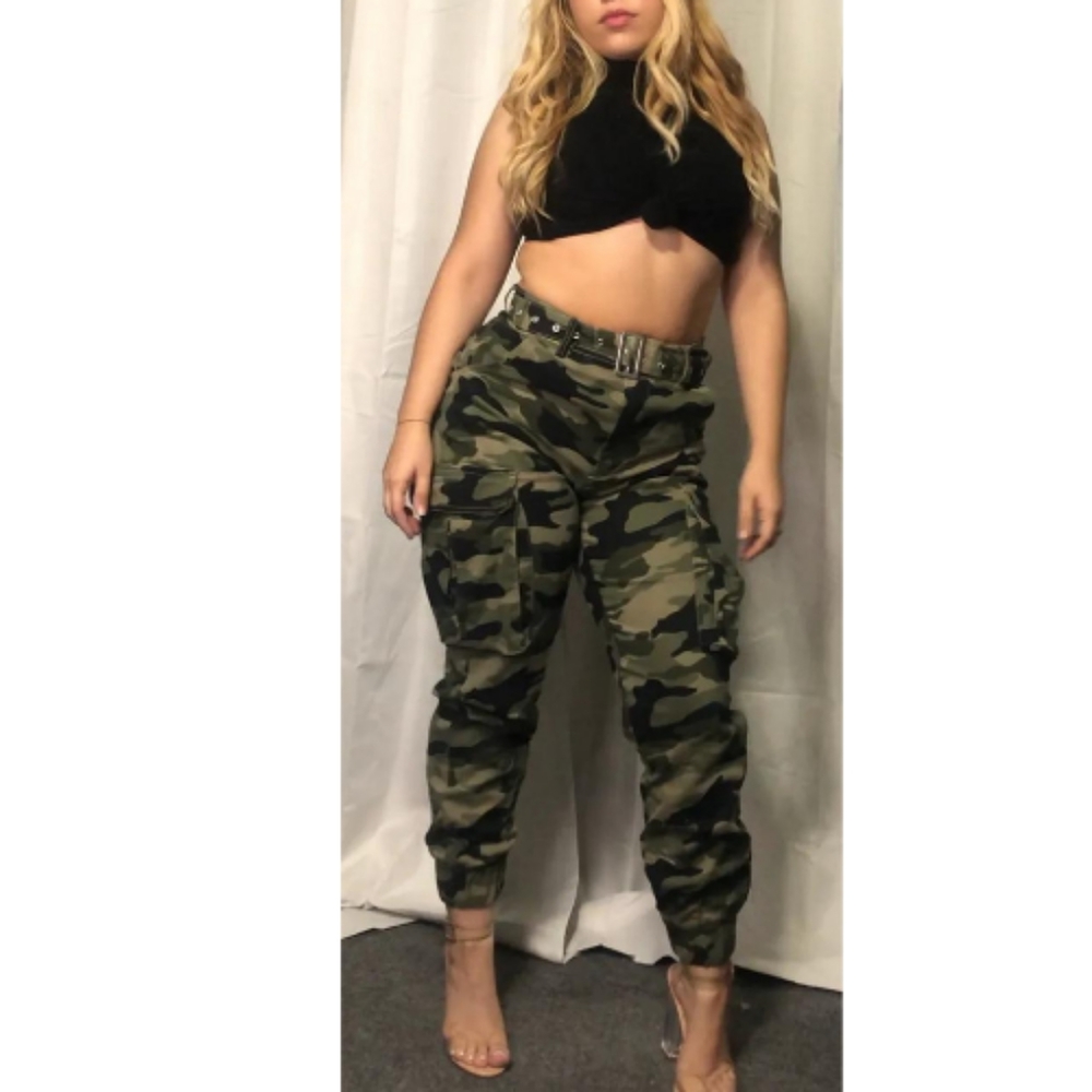 Refuge Camo Cargo Pants Size Small